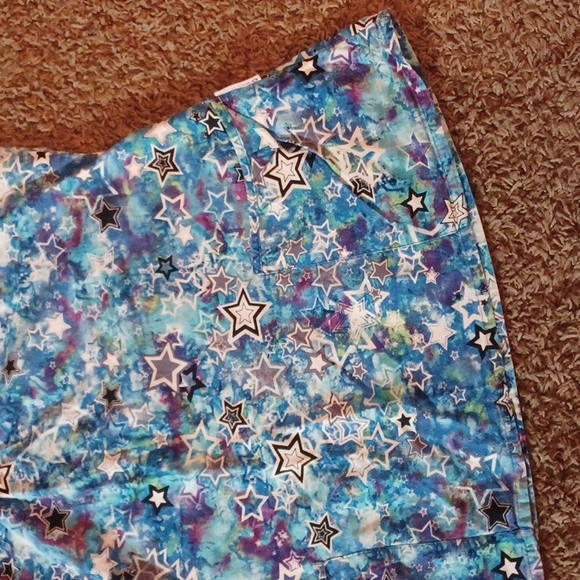 SCRUB TOP - Picture 2 of 4